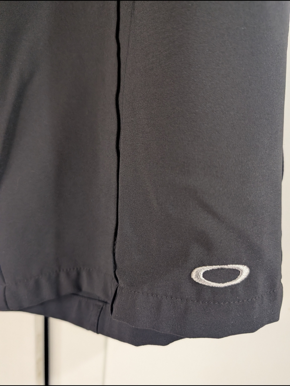 Oakley Women's Black Stretch Performance Bermudas - Picture 2 of 6